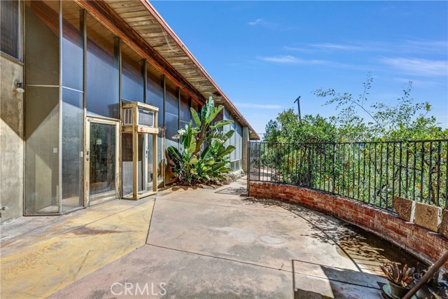 3868 Scadlock Lane, Sherman Oaks CA: https://media.crmls.org/medias/f8be68d4-9c7c-429c-8b50-479cd3a03a74.jpg