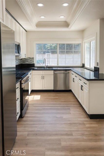 Detail Gallery Image 6 of 19 For 741 Saint Andrews, Corona,  CA 92882 - 4 Beds | 2 Baths