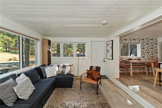 Detail Gallery Image 4 of 27 For 33353 Yukon Dr, Green Valley Lake,  CA 92341 - 2 Beds | 1 Baths