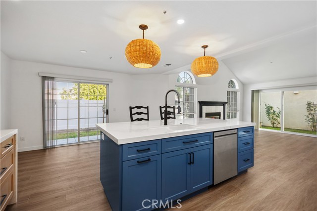 Detail Gallery Image 9 of 27 For 286 Carefree, Costa Mesa,  CA 92627 - 3 Beds | 2/1 Baths