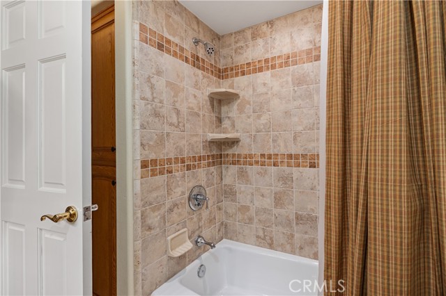 Detail Gallery Image 50 of 75 For 180 Grass Valley Rd #29,  Lake Arrowhead,  CA 92317 - 4 Beds | 5/1 Baths