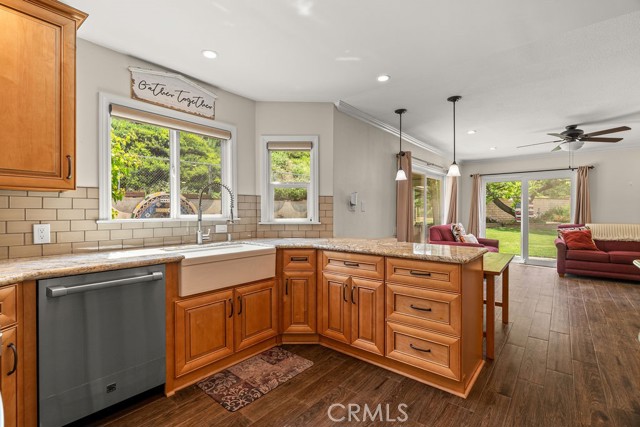 Detail Gallery Image 15 of 60 For 11012 Canyon Meadows, Whittier,  CA 90601 - 4 Beds | 3 Baths