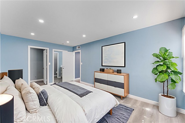 Detail Gallery Image 7 of 48 For 15511 Sherman Way #1,  Van Nuys,  CA 91406 - 2 Beds | 2 Baths