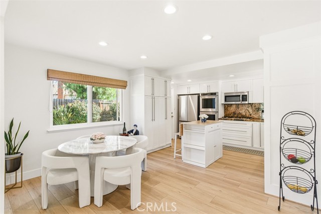 Detail Gallery Image 5 of 46 For 1301 Cameo Dr, Tustin,  CA 92780 - 4 Beds | 2 Baths