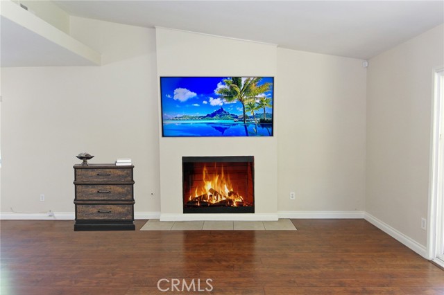 Detail Gallery Image 7 of 24 For 9310 Crebs Ave, Northridge,  CA 91324 - 4 Beds | 2 Baths