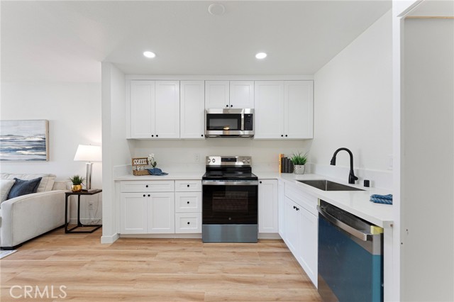 Detail Gallery Image 7 of 21 For 125 N Allen, Pasadena,  CA 91106 - 2 Beds | 2 Baths