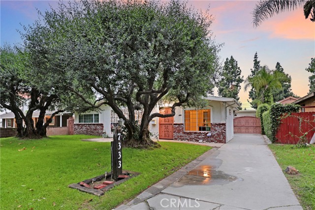 Detail Gallery Image 4 of 45 For 7333 via Rio Nido, Downey,  CA 90241 - 3 Beds | 3 Baths