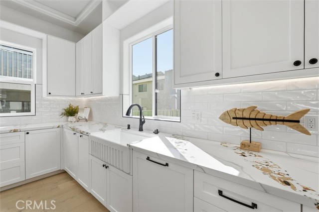 Detail Gallery Image 12 of 45 For 617 N Irena Ave #B,  Redondo Beach,  CA 90277 - 4 Beds | 3/1 Baths