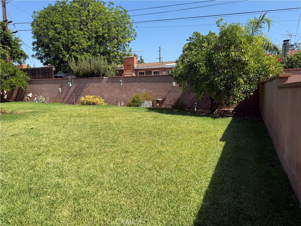 https://media.crmls.org/medias/f8c1d0c8-ea66-4b66-b7c8-fff6ce773fa1.jpg?preset=X-Large