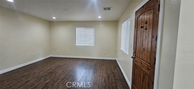 Detail Gallery Image 3 of 32 For 611 E 75th St, Los Angeles,  CA 90001 - 5 Beds | 3 Baths