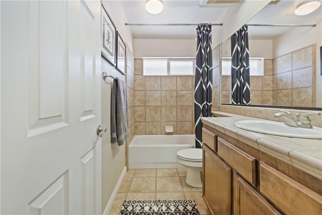 8328 Chateau Road, Phelan CA: https://media.crmls.org/medias/f8c2127e-4ee6-4e2a-8dcb-9acd8fdc05dc.jpg