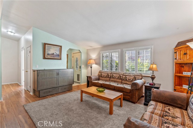 Detail Gallery Image 8 of 35 For 2113 Spring Oak, Running Springs,  CA 92382 - 3 Beds | 2 Baths