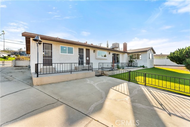 31840 Florida Street, Redlands CA: https://media.crmls.org/medias/f8c342d2-cfd8-4829-a956-39e59c217539.jpg