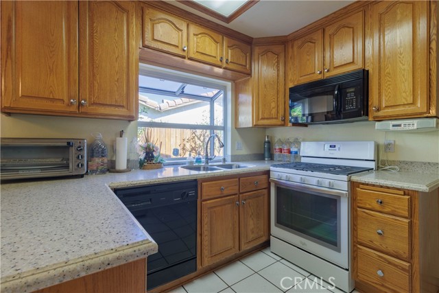 Detail Gallery Image 14 of 38 For 1323 Kingswood, Redlands,  CA 92374 - 3 Beds | 2 Baths