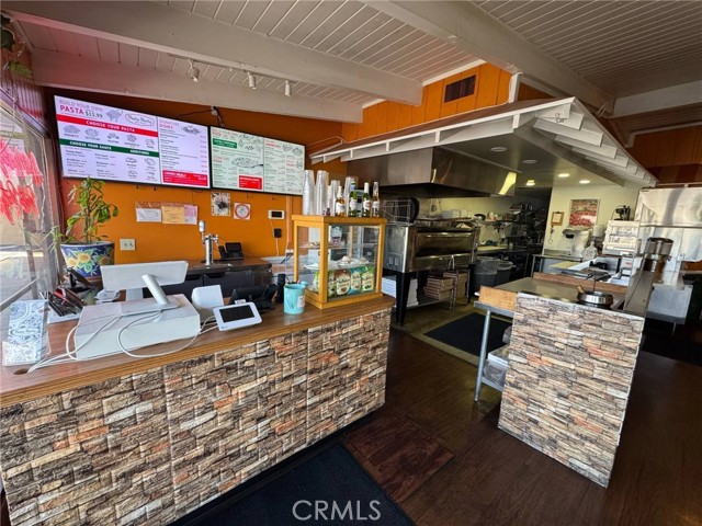 124 E Lincoln Ave, Orange CA: https://media.crmls.org/medias/f8c39e9b-74fe-491d-94a2-6ab823206e40.jpg