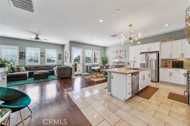 Detail Gallery Image 30 of 61 For 9339 Alondra Bld #2,  Bellflower,  CA 90706 - 3 Beds | 4 Baths