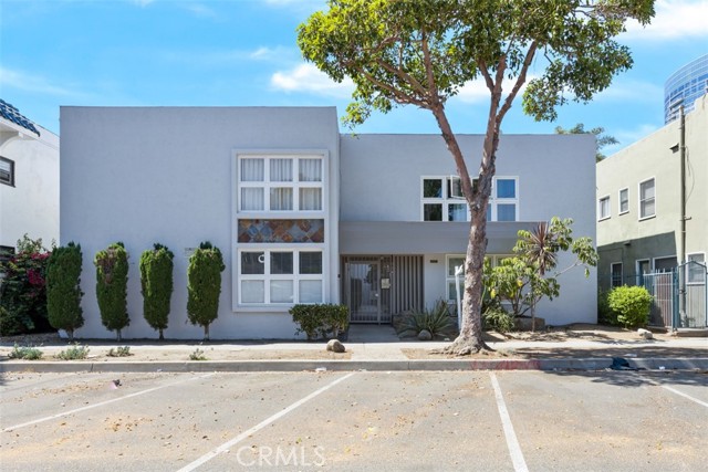 MLS# OC23136543