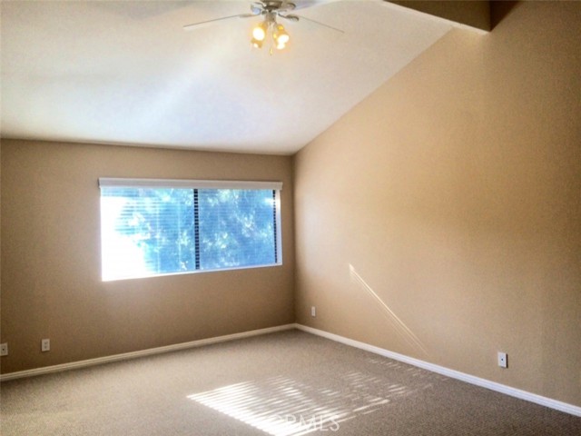 Detail Gallery Image 15 of 22 For 5800 Owensmouth Ave #26,  Woodland Hills,  CA 91367 - 3 Beds | 2 Baths