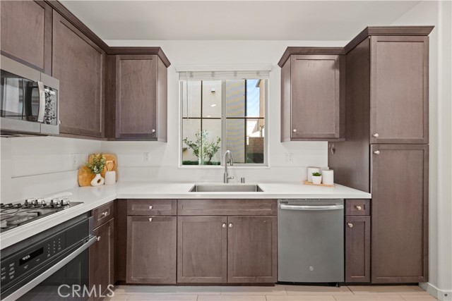 Detail Gallery Image 11 of 58 For 2301 Raspberry Ct, Upland,  CA 91786 - 3 Beds | 2/1 Baths