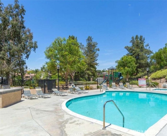 42135 Chestnut Drive, Temecula CA: https://media.crmls.org/medias/f8c5c489-4db2-4221-aea9-c6d0301dc7c5.jpg