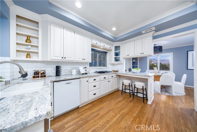 Detail Gallery Image 10 of 49 For 355 Malcolm Dr, Pasadena,  CA 91105 - 3 Beds | 2 Baths