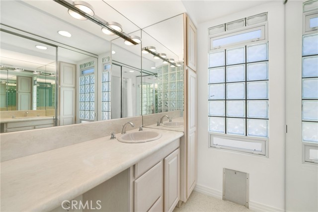 Detail Gallery Image 16 of 24 For 33 Montecito Dr, Corona Del Mar,  CA 92625 - 4 Beds | 2/1 Baths