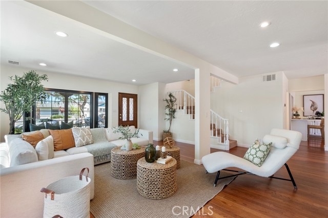 1122 Cranbrook Avenue, Torrance CA: https://media.crmls.org/medias/f8c685c1-40c3-448d-b283-52ea7a94748c.jpg