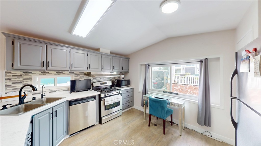 MLS #OC25276144 image #6