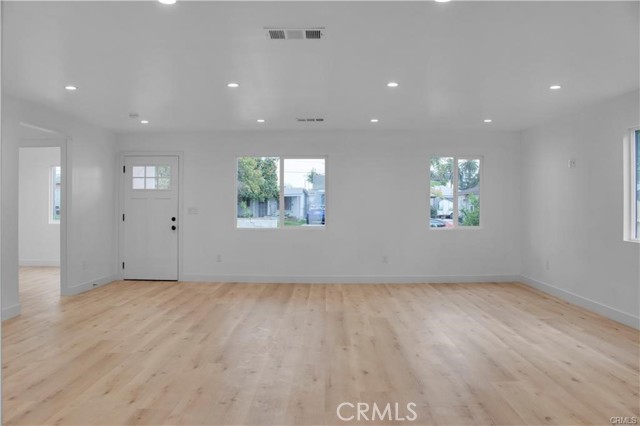 6513 San Miguel Street, Paramount CA: https://media.crmls.org/medias/f8c6b847-96c3-461c-8099-91b202bfeee7.jpg