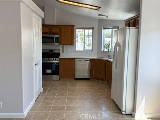 Detail Gallery Image 13 of 48 For 1750 W Citracado #152,  Escondido,  CA 92029 - 4 Beds | 2/1 Baths