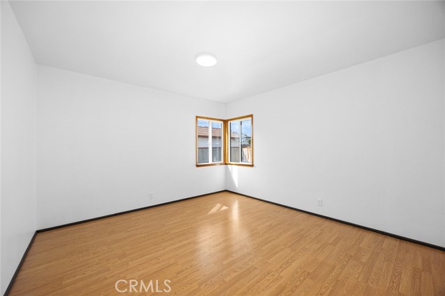 Image 38 of 70 For 6117 Loma Avenue