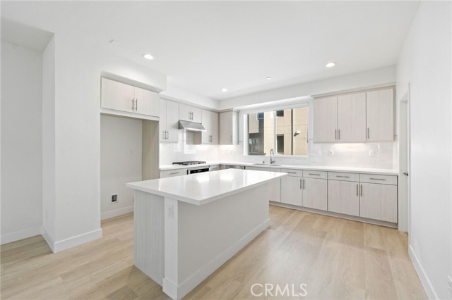 Detail Gallery Image 5 of 31 For 169 Steely, Irvine,  CA 92614 - 3 Beds | 2/1 Baths