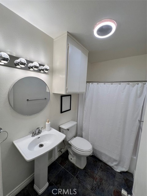 Detail Gallery Image 11 of 16 For 5840 Benner St #302,  Los Angeles,  CA 90042 - 2 Beds | 2 Baths