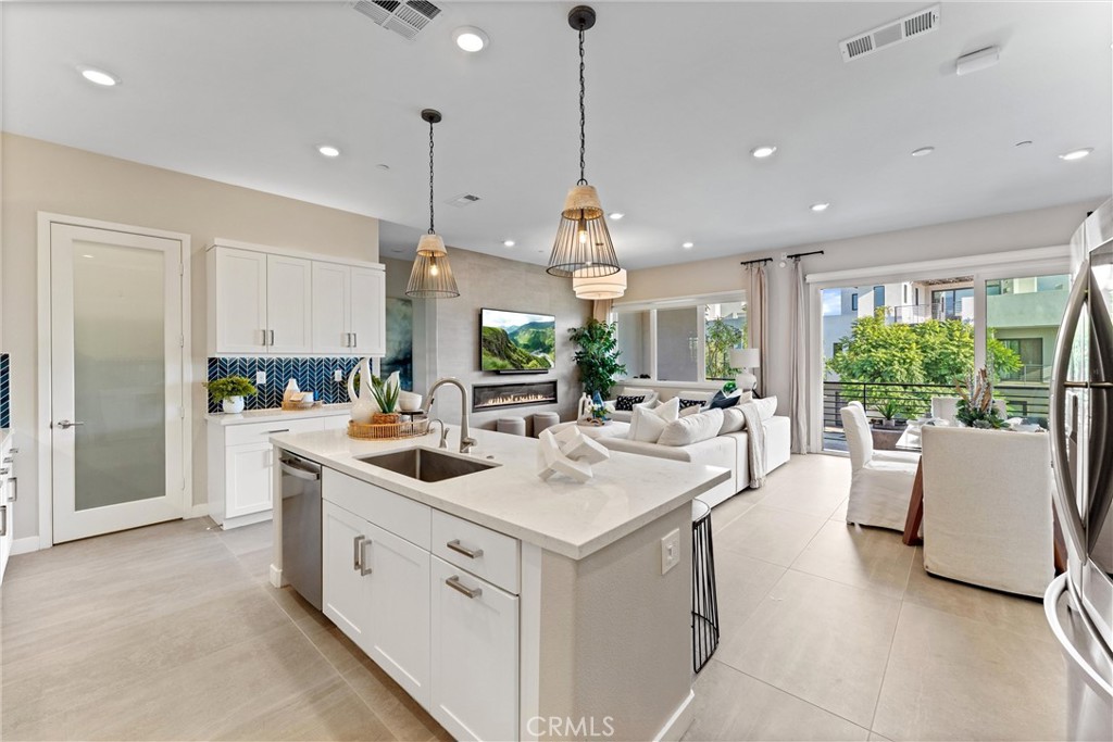 F8C7A73B A391 459A B724 D6867Fdbe475 419 Transport, Tustin, Ca 92782 &Lt;Span Style='BackgroundColor:transparent;Padding:0Px;'&Gt; &Lt;Small&Gt; &Lt;I&Gt; &Lt;/I&Gt; &Lt;/Small&Gt;&Lt;/Span&Gt;