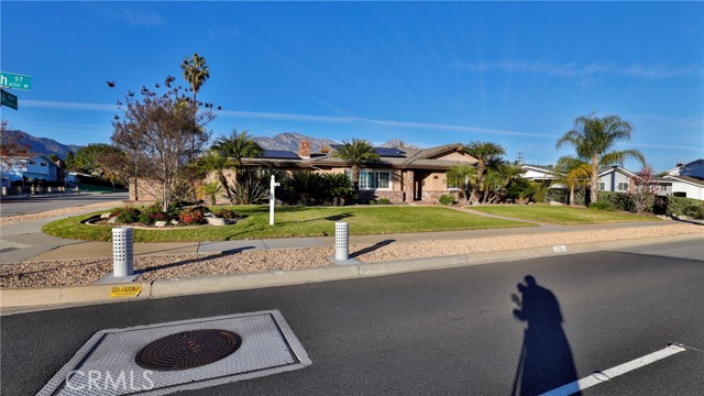 Detail Gallery Image 4 of 71 For 635 W 16th, Upland,  CA 91784 - 3 Beds | 2 Baths