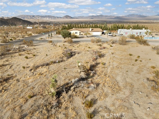 721 Zircon Road, Lucerne Valley CA: https://media.crmls.org/medias/f8c806ac-1461-4cb4-b181-e9ca47dc4e5e.jpg