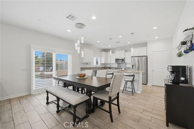 Detail Gallery Image 14 of 41 For 24318 Red Spruce, Murrieta,  CA 92562 - 3 Beds | 2/1 Baths