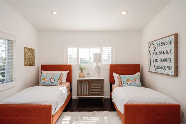 3211 Valley Drive, Manhattan Beach, California 90266, 3 Bedrooms Bedrooms, ,2 BathroomsBathrooms,Residential,Sold,Valley,SB21230612