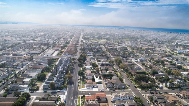 Detail Gallery Image 17 of 49 For 1745 Lake St, Huntington Beach,  CA 92648 - 4 Beds | 3 Baths