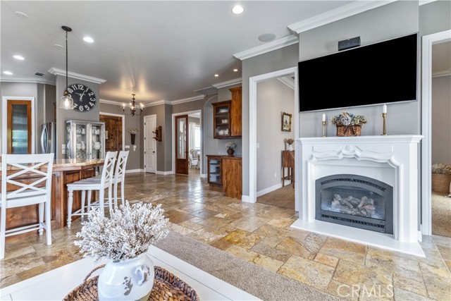 98 Nutwood Circle, Paso Robles CA: https://media.crmls.org/medias/f8cad202-dad0-4cca-8752-967fa09d4106.jpg