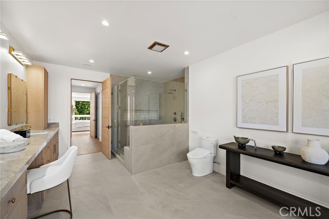 48 Belcourt Drive, Newport Beach CA: https://media.crmls.org/medias/f8cb5146-5286-4b2c-a7ce-73244c84cbf3.jpg