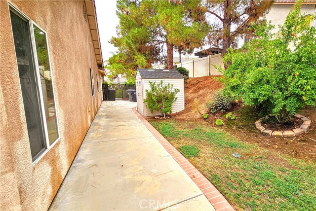 821 Atlantic Circle, Corona CA: https://media.crmls.org/medias/f8cb768a-77c3-4a87-80cd-210b30665f02.jpg