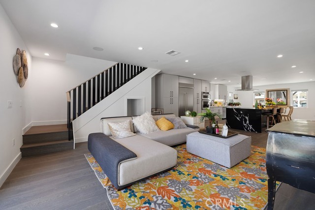 11245 Greenlawn Avenue, Culver City, California 90230, 5 Bedrooms Bedrooms, ,3 BathroomsBathrooms,Residential Lease,For Rent,11245 Greenlawn Avenue,CRSR25156538