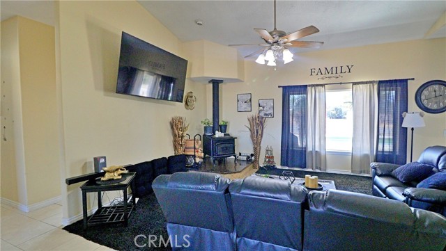 Detail Gallery Image 7 of 32 For 7445 Cedar, Phelan,  CA 92371 - 5 Beds | 3 Baths