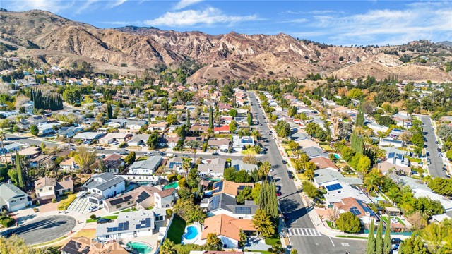 12765 Meadowlark Avenue, Granada Hills, California 91344, 4 Bedrooms Bedrooms, ,2 BathroomsBathrooms,Single Family Residence,For Sale,Meadowlark,BB25026436