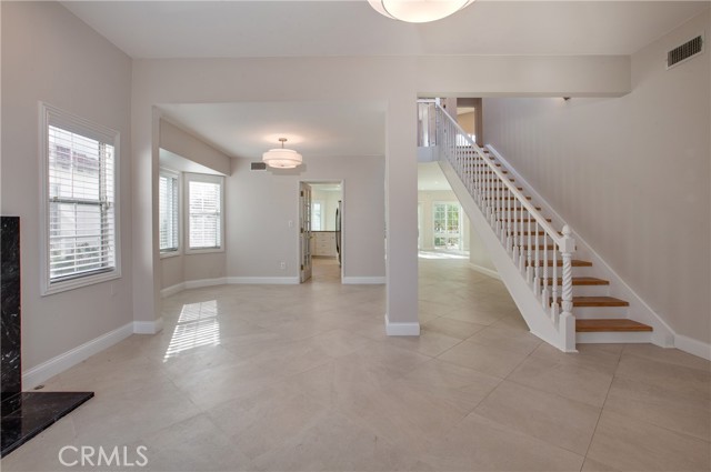 Detail Gallery Image 10 of 39 For 3667 Sawtelle Bld, Los Angeles,  CA 90066 - 5 Beds | 3/1 Baths