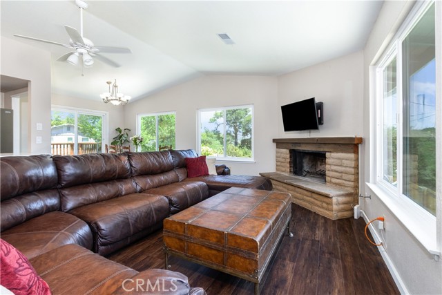 4725 Arena Avenue, Atascadero CA: https://media.crmls.org/medias/f8ccbaf3-e72b-428b-8ed8-c89f0826ea41.jpg