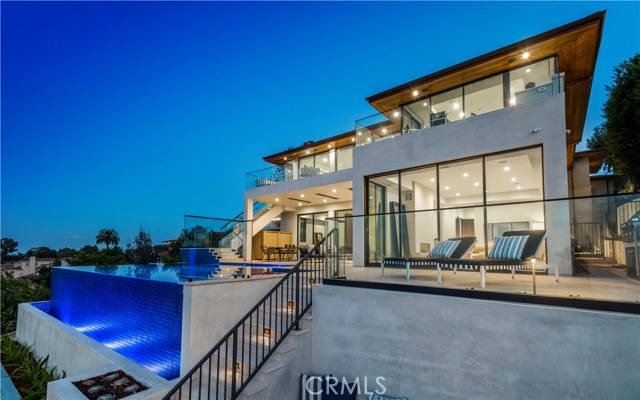 Photo of 941 Via Nogales, Palos Verdes Estates, CA 90274