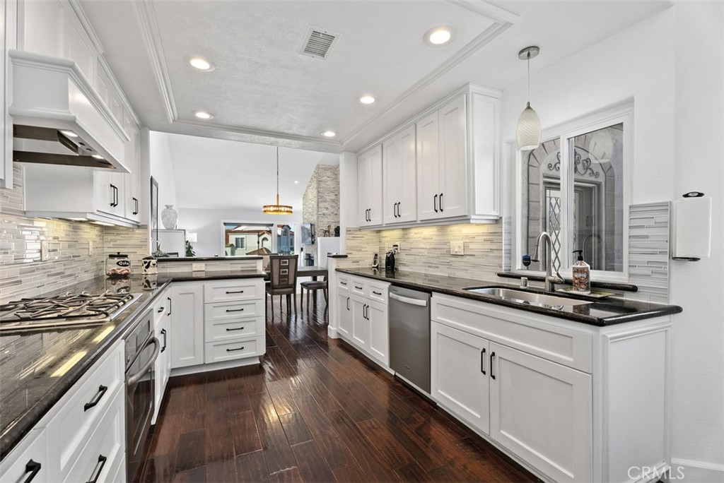 MLS #OC25259216 image #10