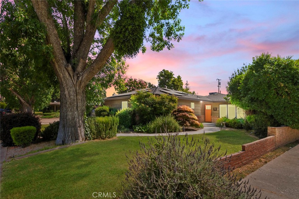 8 Barton Parkway